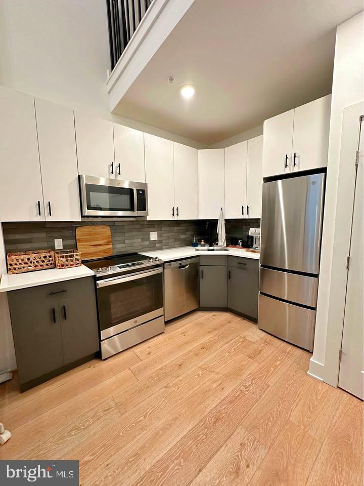 136 Chestnut Street, Unit 3F Philadelphia, PA 19106 - Photo 1 of 7