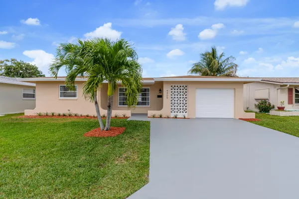 $395,000 | 4405 Northwest 43rd Terrace, Tamarac, FL 33319