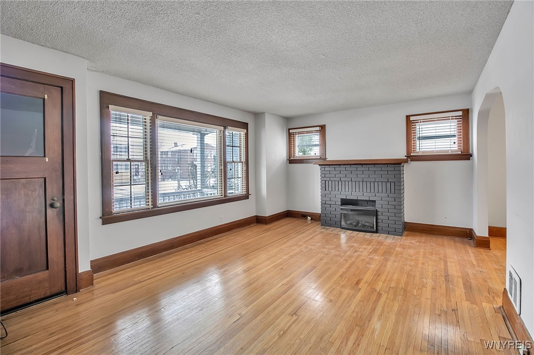 87 Tulane Road Tonawanda, NY 14217 - Photo 5 of 40 Lower Unit