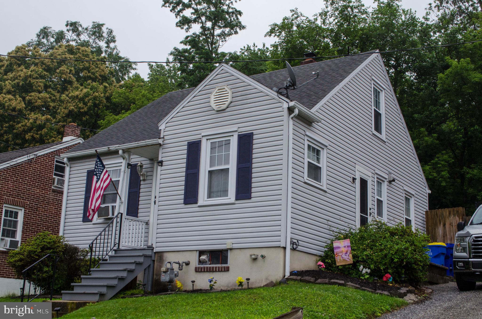 556 Hillcrest Road York, PA 17403 - Photo 4 of 38 Gallery Image 4