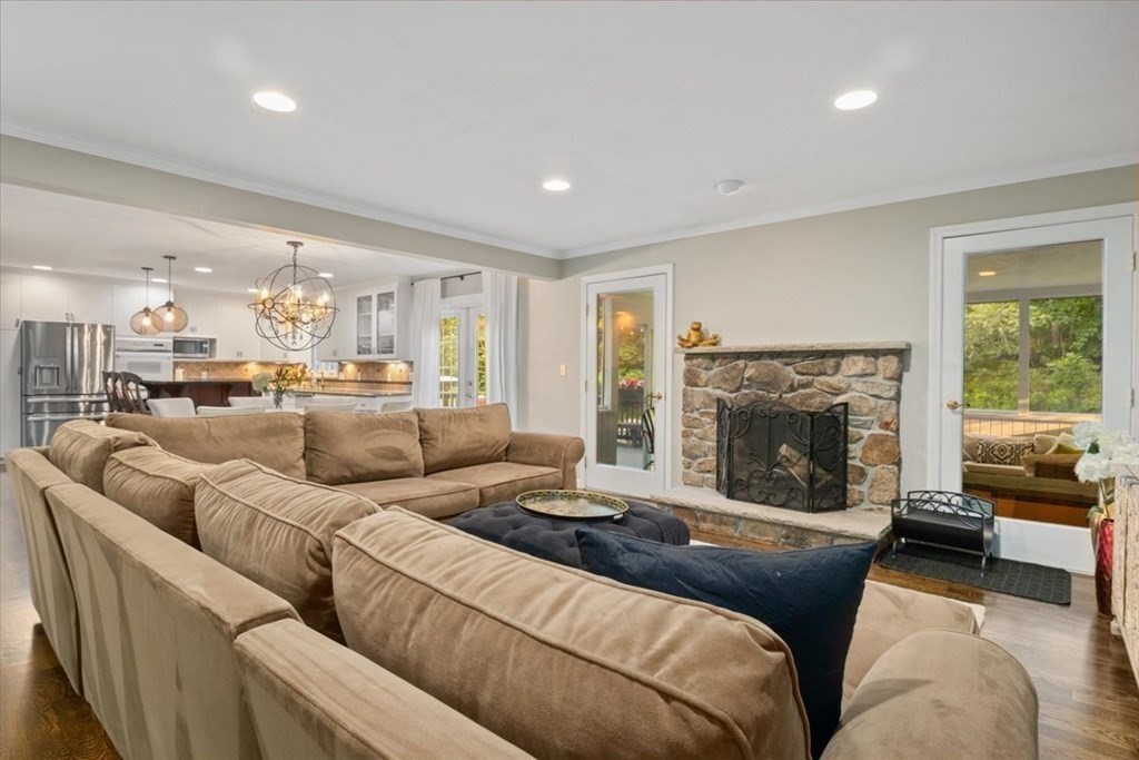 8 Castle Drive Sharon, MA 02067 - Photo 12 of 41