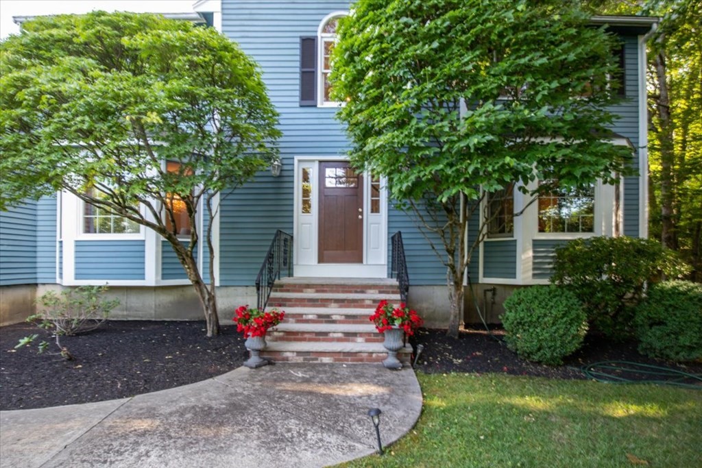 8 Castle Drive Sharon, MA 02067 - Photo 2 of 41