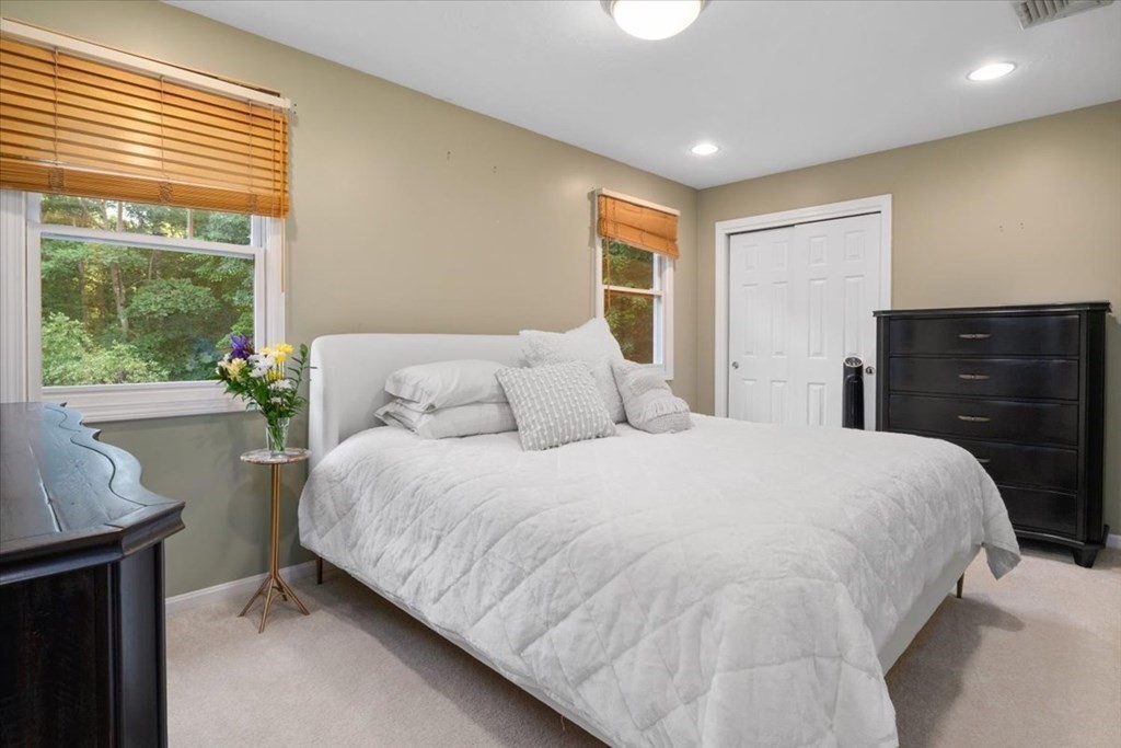 8 Castle Drive Sharon, MA 02067 - Photo 28 of 41