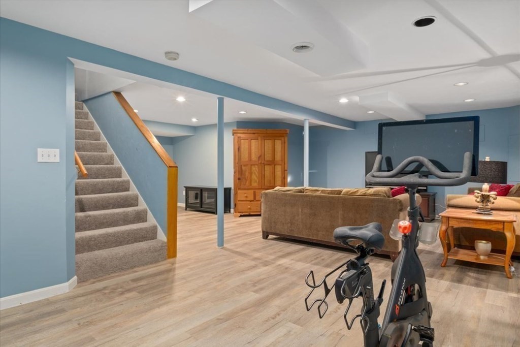 8 Castle Drive Sharon, MA 02067 - Photo 29 of 41