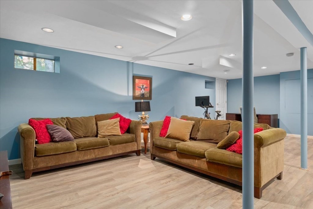 8 Castle Drive Sharon, MA 02067 - Photo 30 of 41