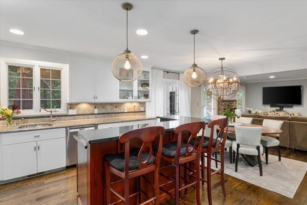 8 Castle Drive Sharon, MA 02067 - Photo 10 of 41