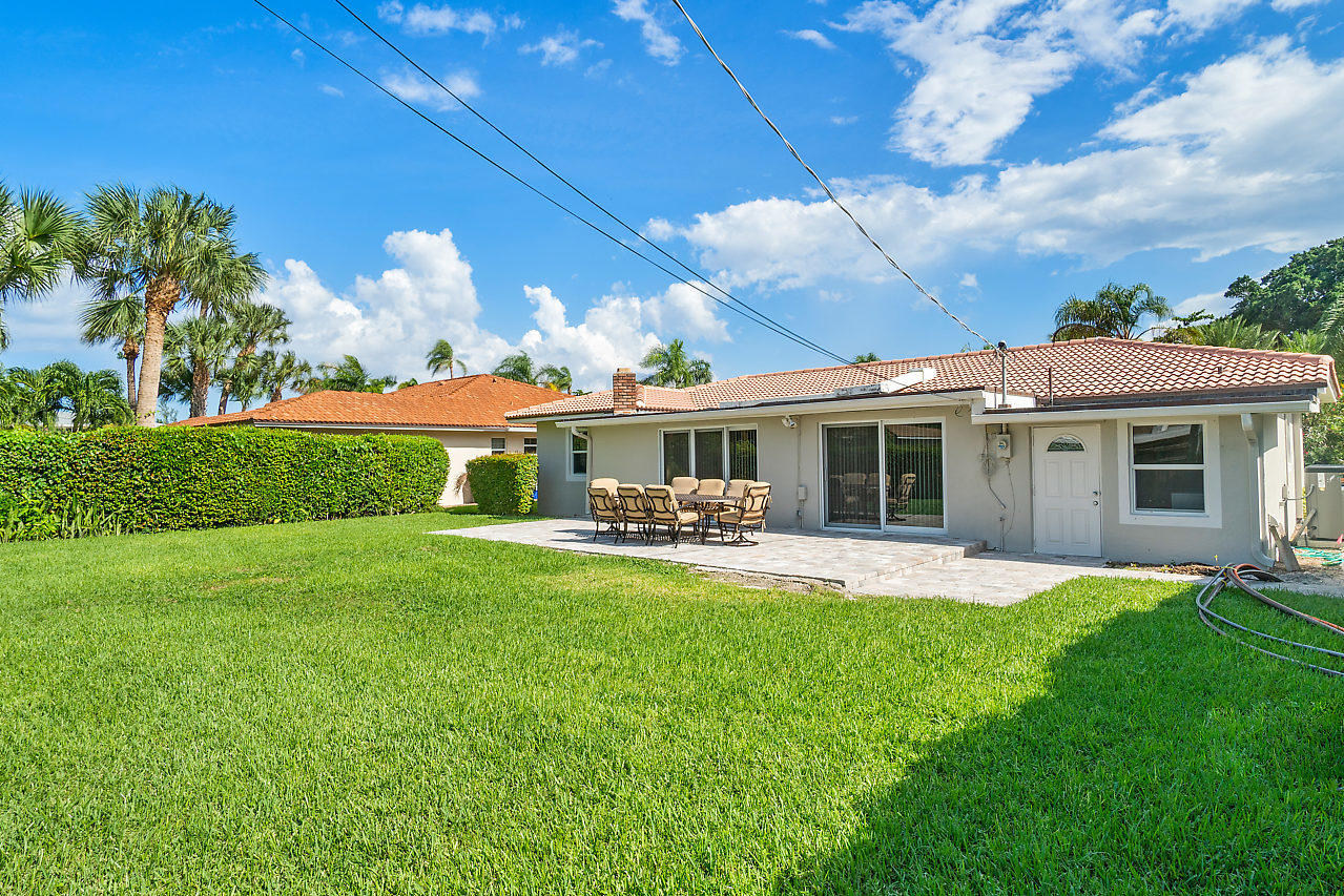 319 Bamboo Road West Palm Beach, FL 33404 - Photo 16 of 46 022-319BambooRd-PalmBeachGardens-FL-smal