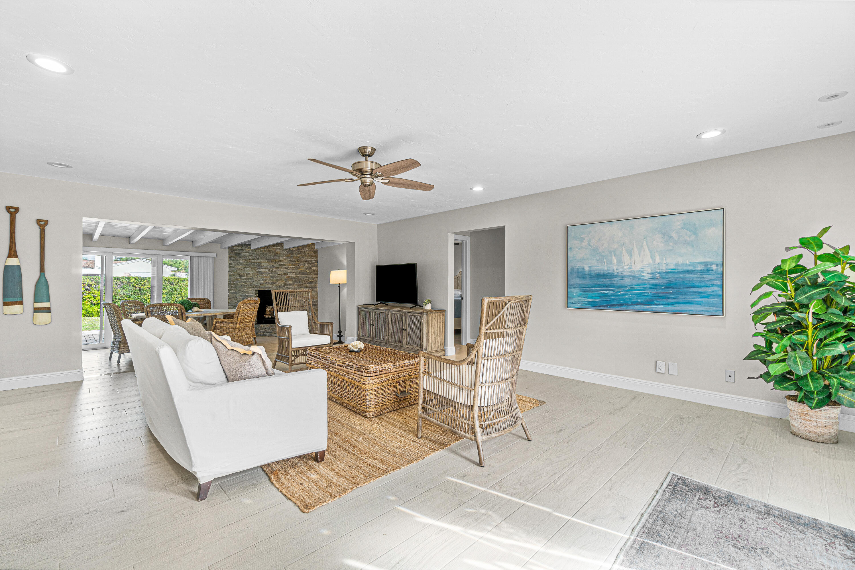 319 Bamboo Road West Palm Beach, FL 33404 - Photo 6 of 46 006-319BambooRoad-PalmBeachShores-FL-334