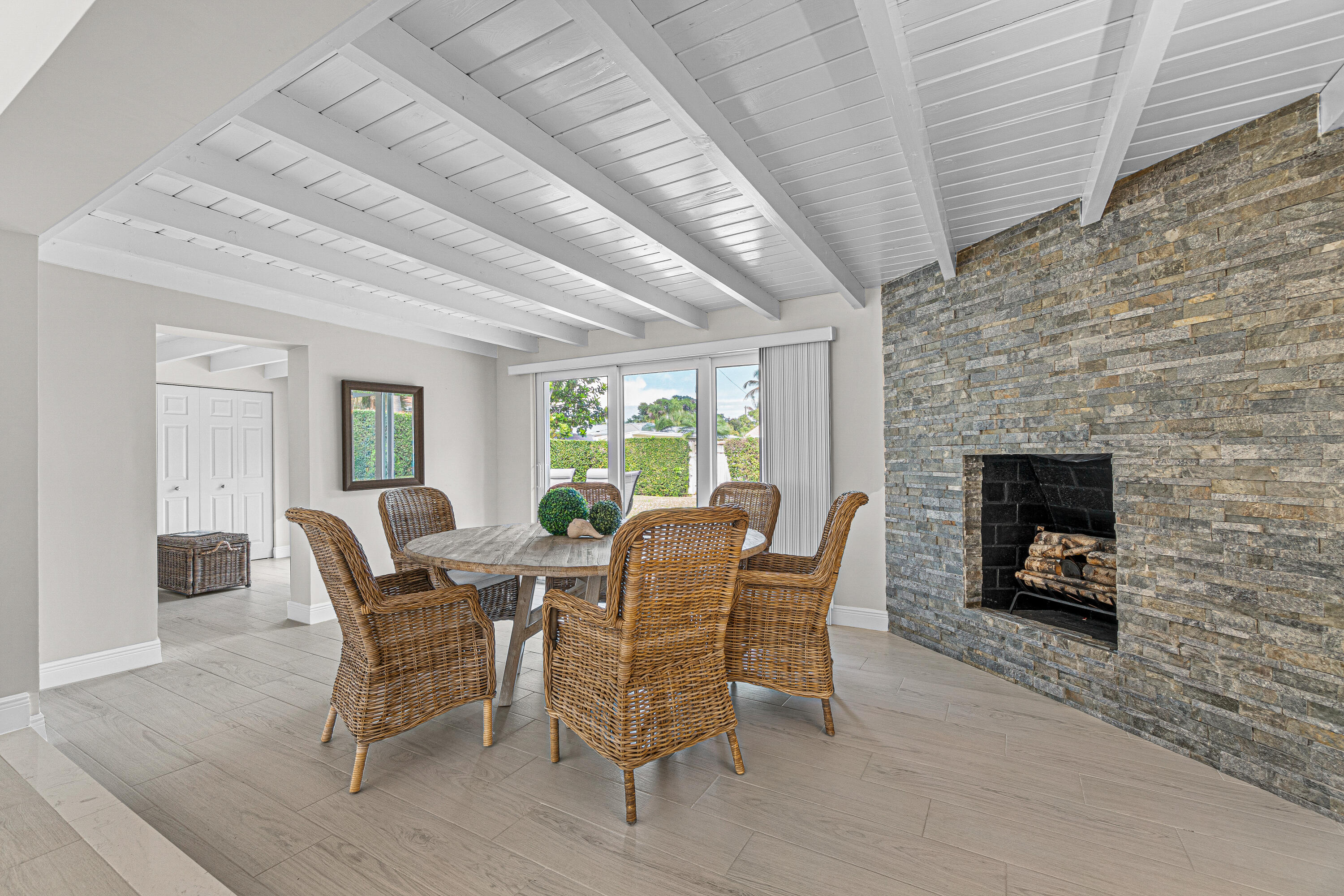 319 Bamboo Road West Palm Beach, FL 33404 - Photo 8 of 46 008-319BambooRoad-PalmBeachShores-FL-334