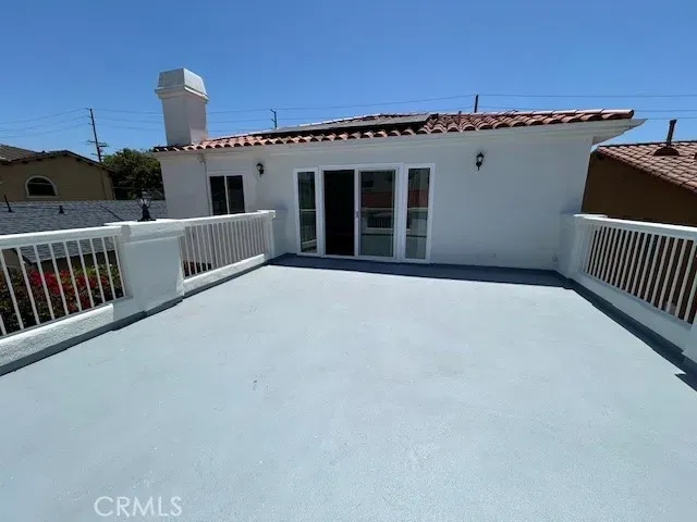 a view of a house with porch