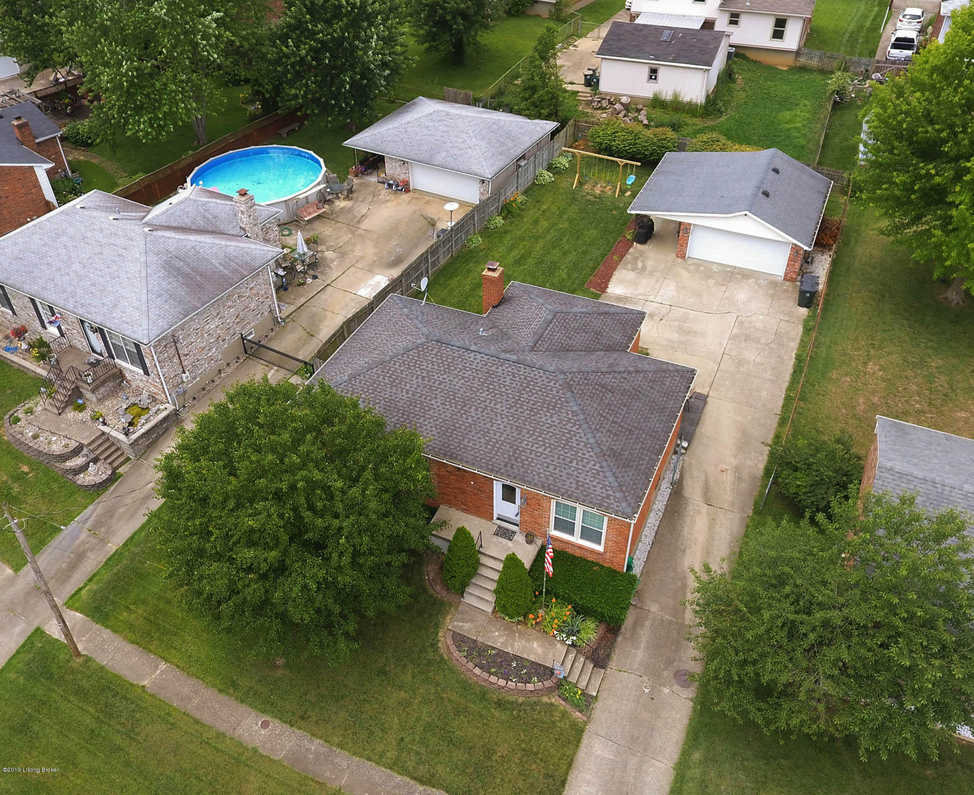 10217 St Rene Road Louisville, KY 40299 - Photo 5 of 39 005
