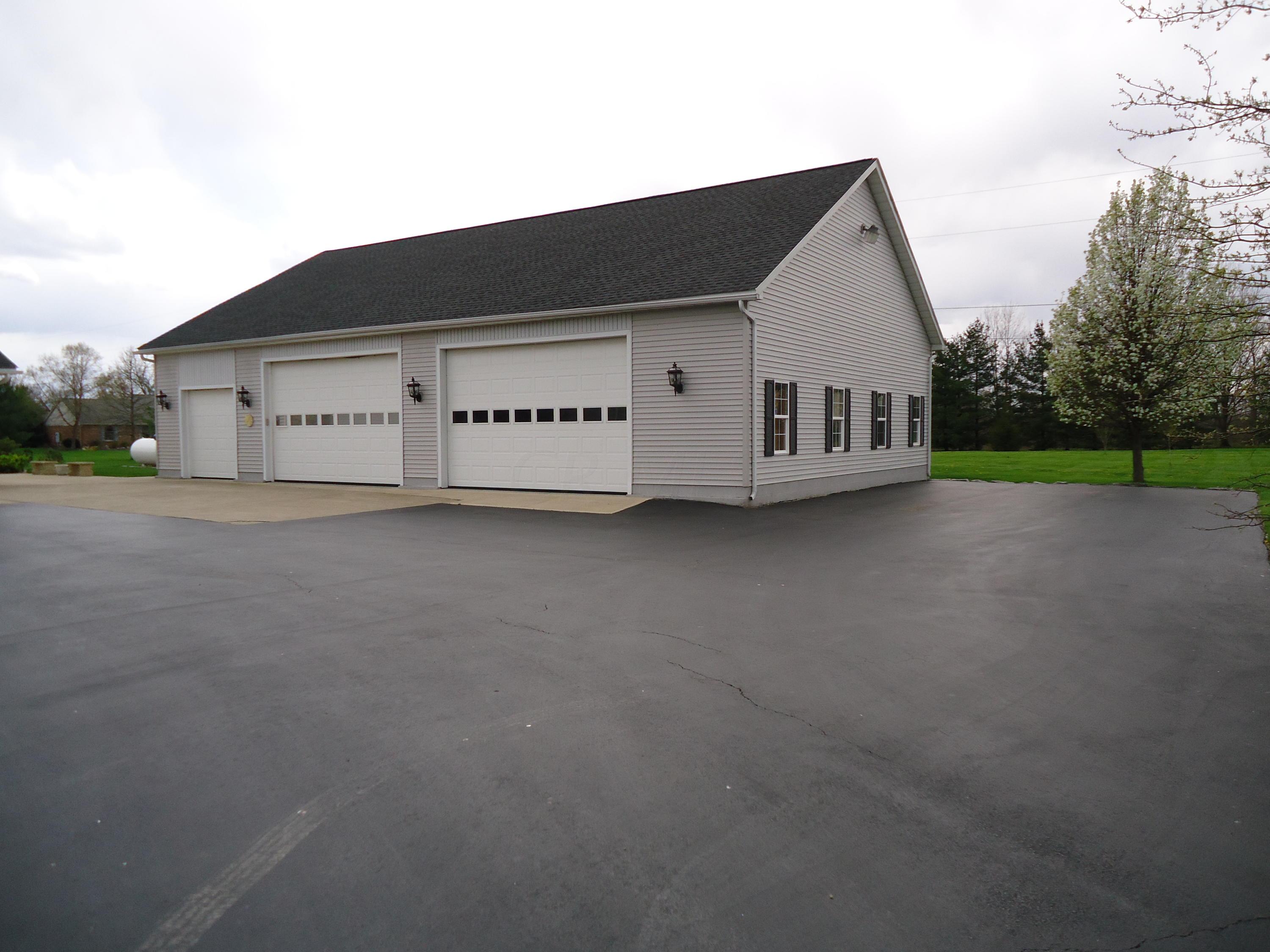 8945 Chamberlin Road London, OH 43140 - Photo 3 of 26