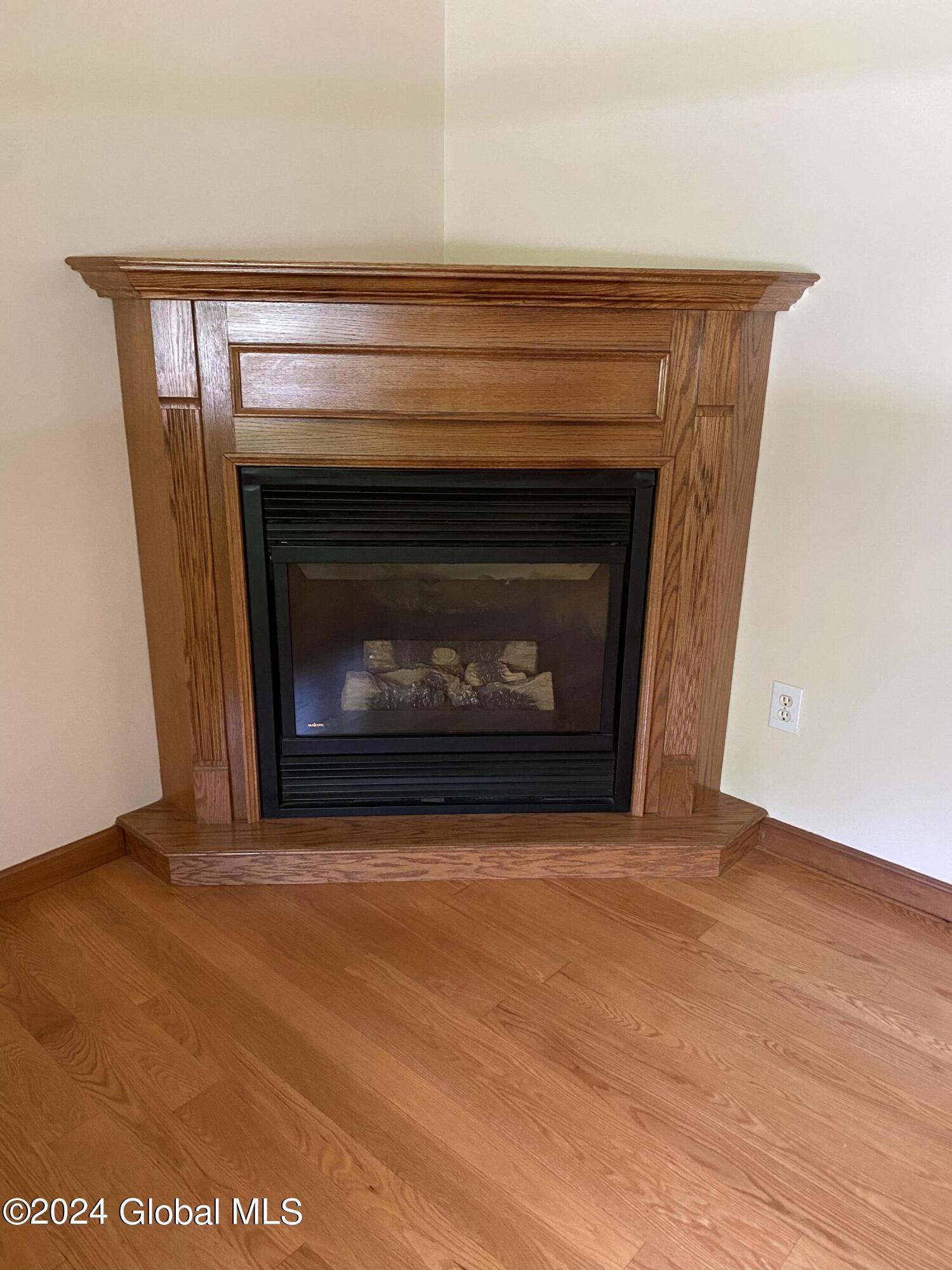 28 Congdon Road Moreau, NY 12803 - Photo 4 of 24 BB0208CF-0FC9-4B44-BF9F-729D58386D75