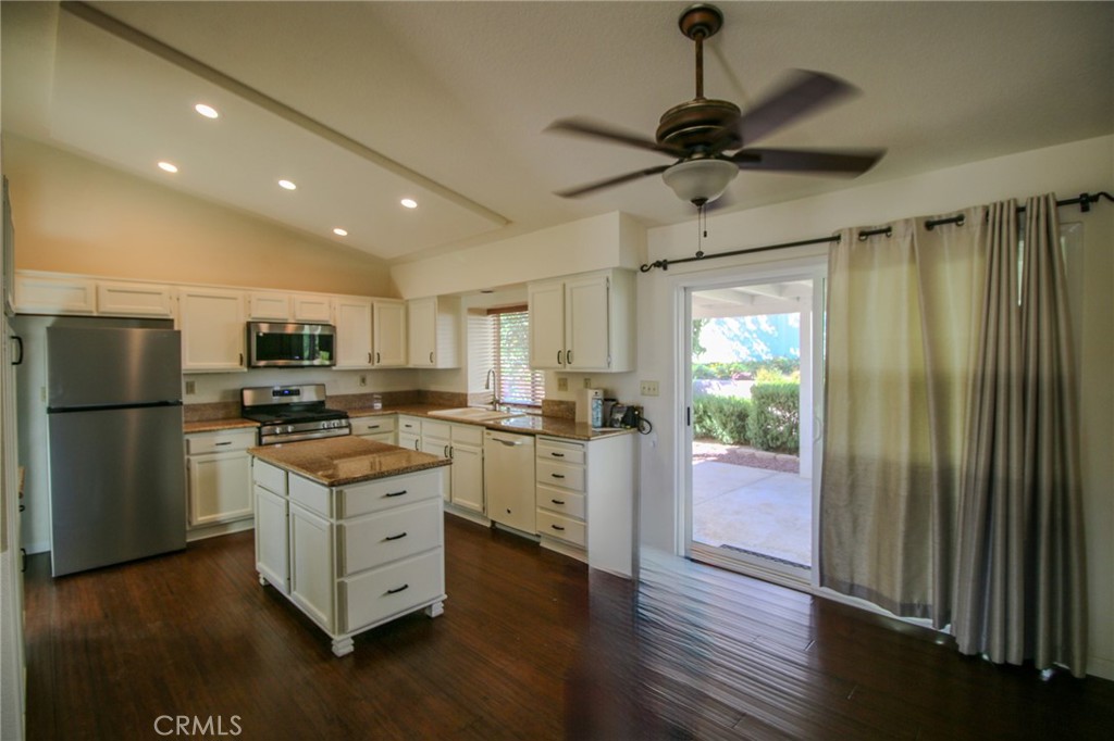 27508 Terrytown Road Menifee, CA 92586 - Photo 6 of 23 Gallery Image 6