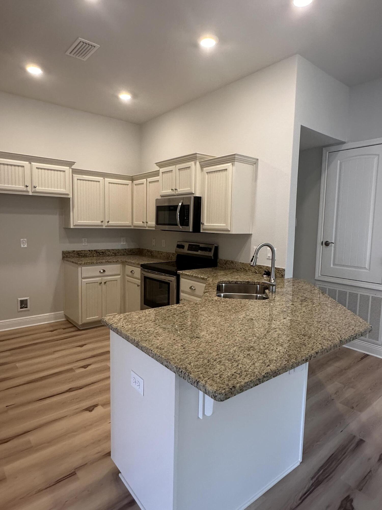 130 Ridgeway Circle Crestview, FL 32536 - Photo 5 of 24 IMG_8819