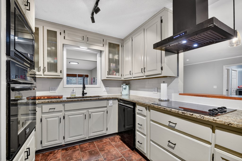 111 Laurel Crossing Blue Ridge, GA 30513 - Photo 13 of 50