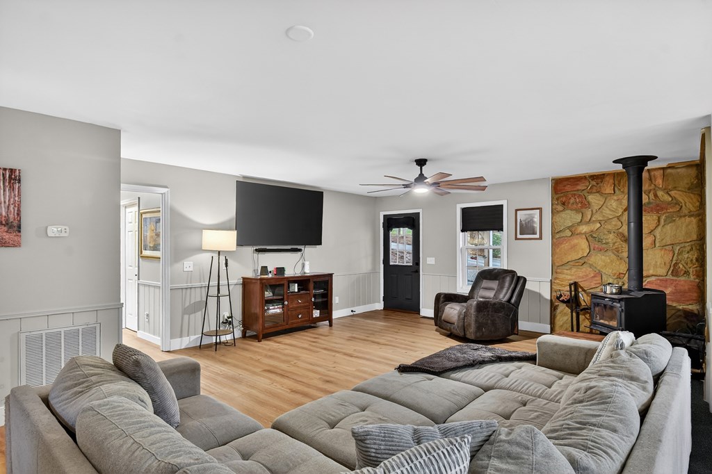 111 Laurel Crossing Blue Ridge, GA 30513 - Photo 5 of 50