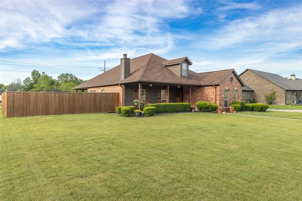 1308 Madeline Street Commerce, TX 75428 - Photo 3 of 37