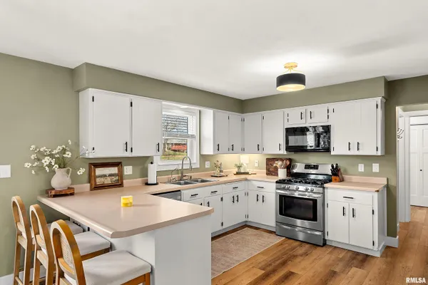 $320,000 | 401 Illini Drive, East Peoria, IL 61611