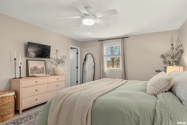 $320,000 | 401 Illini Drive, East Peoria, IL 61611