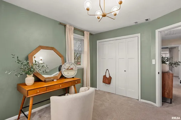 $320,000 | 401 Illini Drive, East Peoria, IL 61611