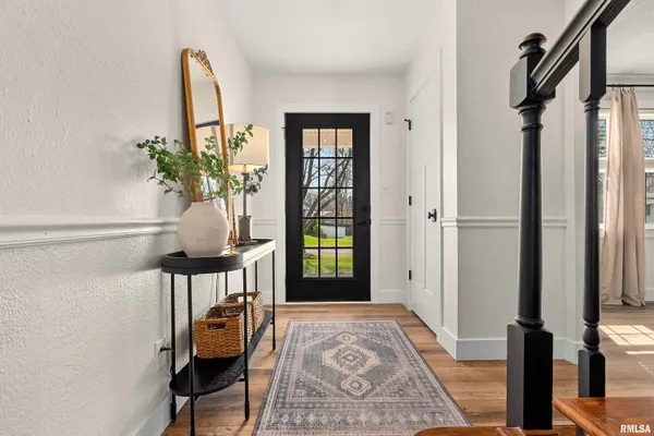 $320,000 | 401 Illini Drive, East Peoria, IL 61611