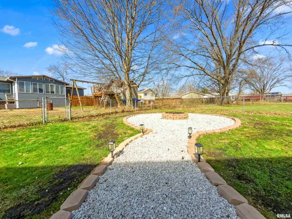 $320,000 | 401 Illini Drive, East Peoria, IL 61611