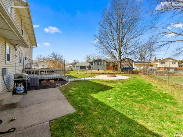 $320,000 | 401 Illini Drive, East Peoria, IL 61611