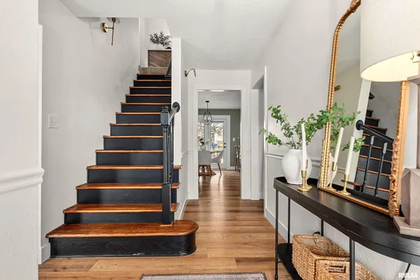 $320,000 | 401 Illini Drive, East Peoria, IL 61611