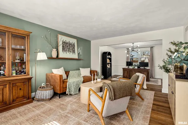 $320,000 | 401 Illini Drive, East Peoria, IL 61611