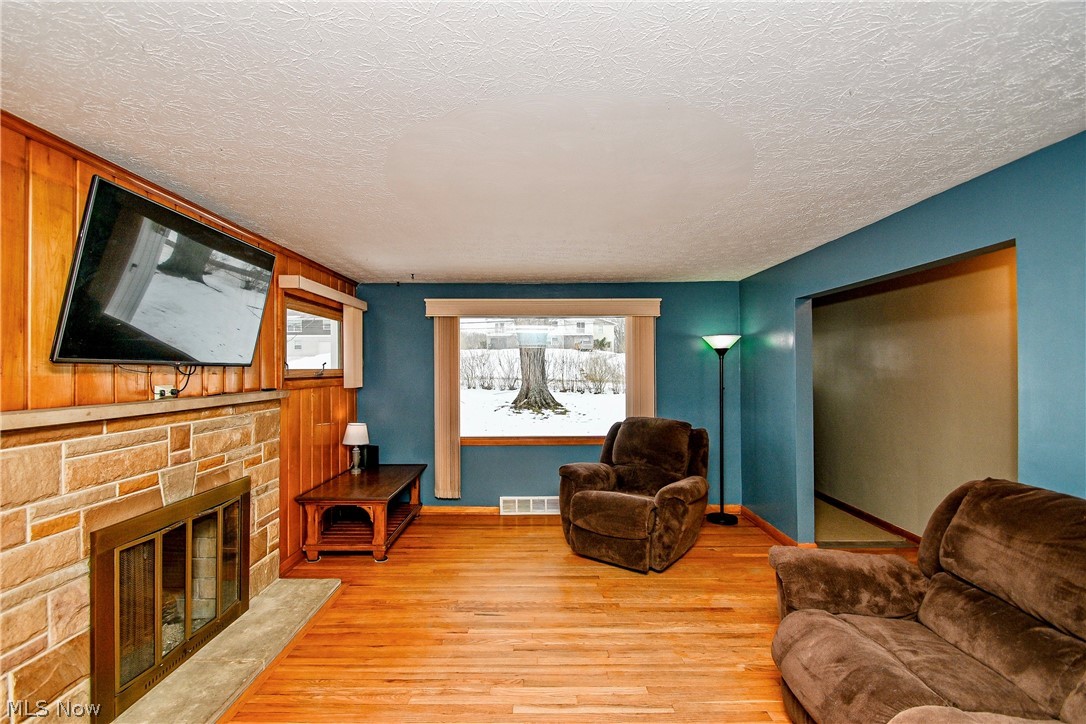 3218 Pickle Road Akron, OH 44312 - Photo 3 of 24 Gallery Image 3