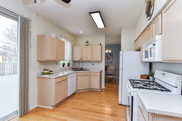 $357,500 | 2414 Savoy Court, Aurora, IL 60503