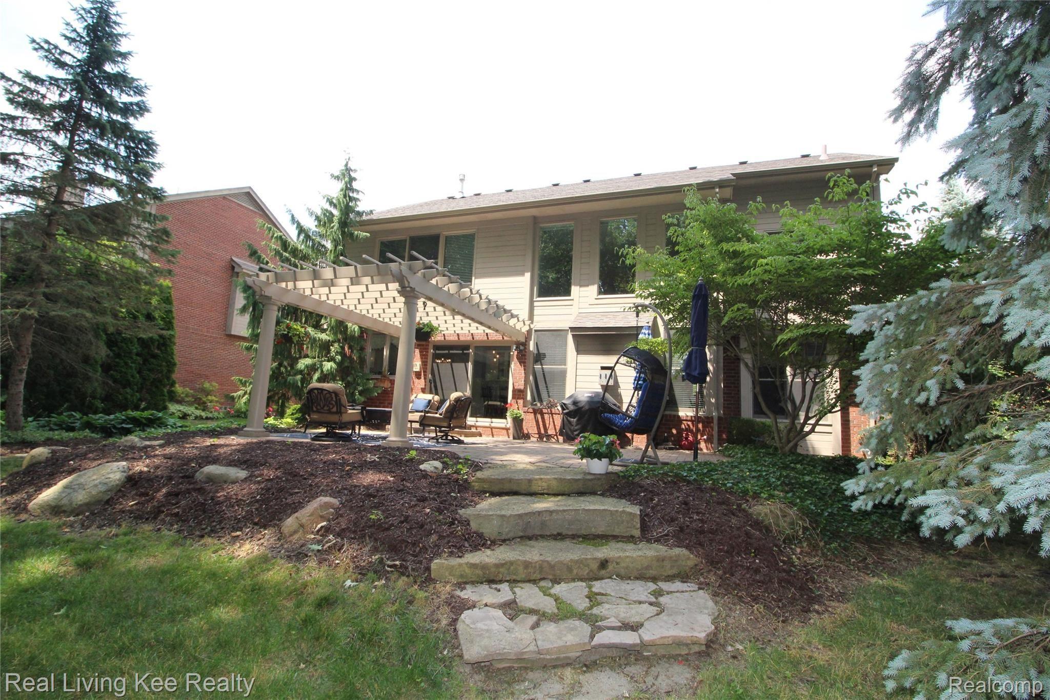 1081 Chesapeake Rochester, MI 48307 - Photo 11 of 80 IMG_5548.jpg