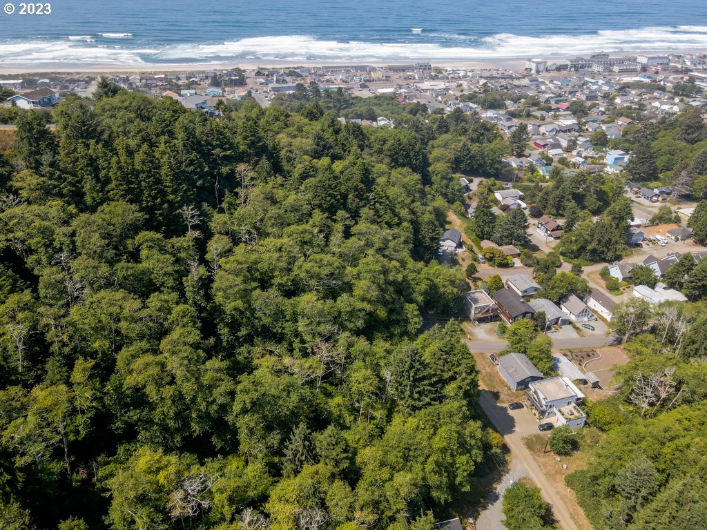 South 3rd Avenue Rockaway Beach, OR 97136 - Photo 7 of 7 a view of a yard with an outdoor space