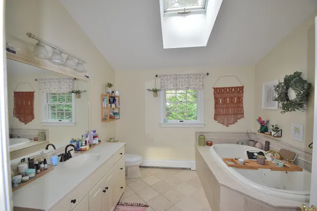 $765,000 | 10 Durham Road, Freeport, ME 04032