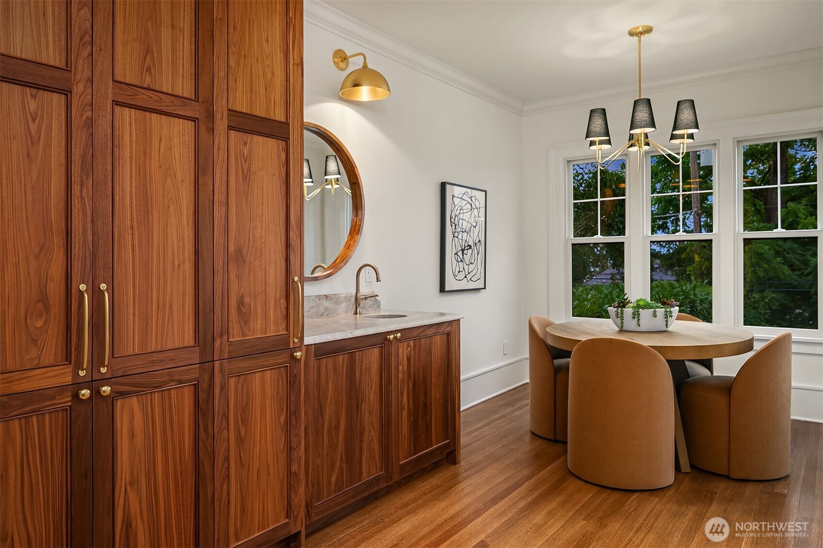 740 22nd Avenue East Seattle, WA 98112 - Photo 14 of 40 a room with table and chairs