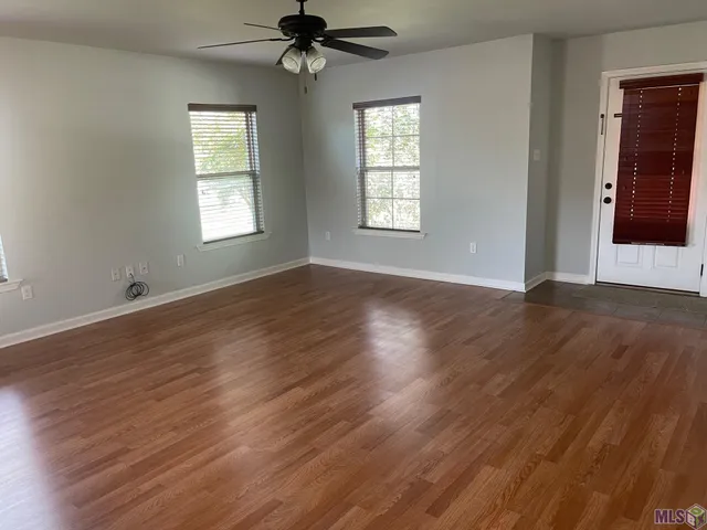 $1,850 | 38228 Dolphin Court, Gonzales, LA 70737