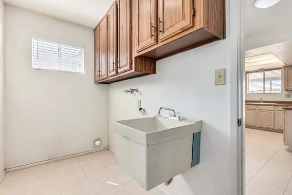 $3,100 | 1432 South Oracle, Mesa, AZ 85204