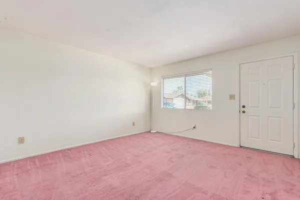 $3,100 | 1432 South Oracle, Mesa, AZ 85204