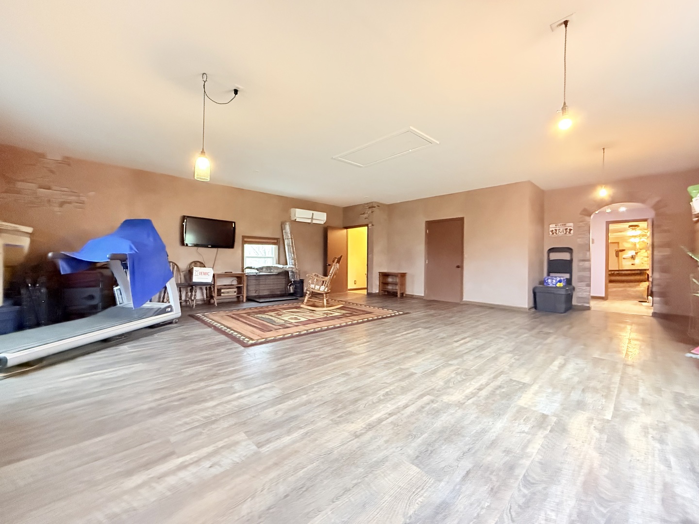 147 Hazel Road Simpson, IL 62985 - Photo 16 of 56 a view of a room with gym equipment