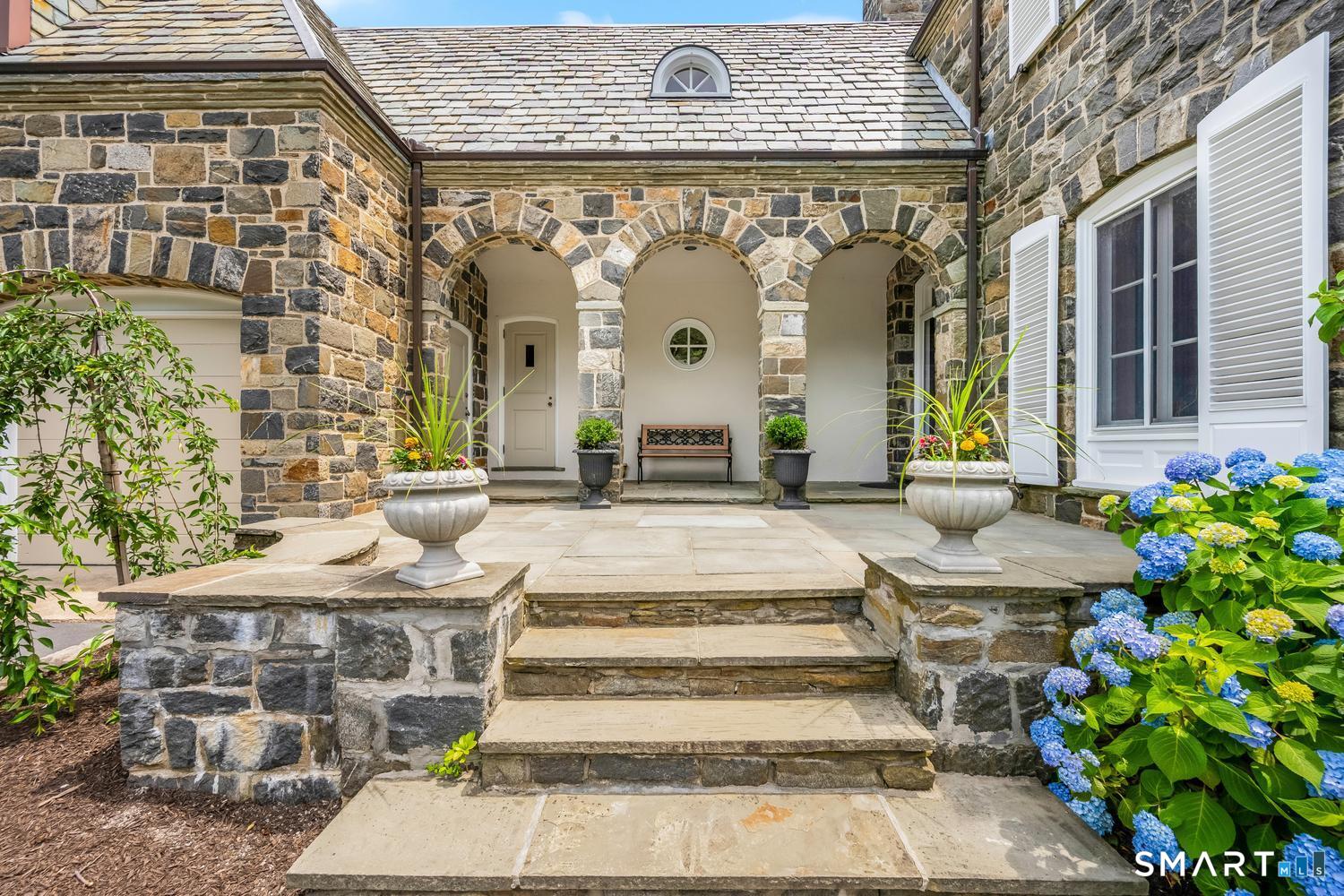 15 Wildcat Road Darien, CT 06820 - Photo 4 of 40