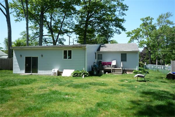 11 Spruce Road Norwood, MA 02062 - Photo 2 of 7 Gallery Image 2