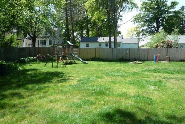 11 Spruce Road Norwood, MA 02062 - Photo 3 of 7 Gallery Image 3