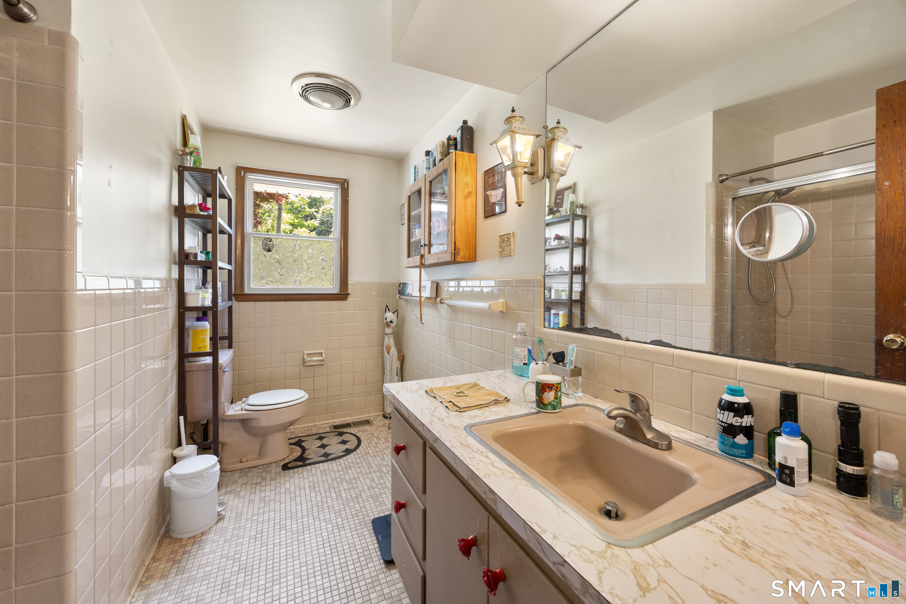 186 Schaffer Road Bethany, CT 06524 - Photo 12 of 34