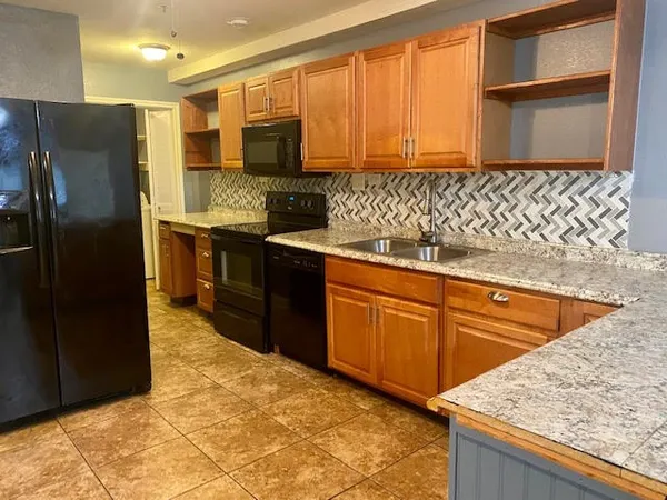 $1,100 | 7648 Broadview Drive, Unit 104, Houston, TX 77061
