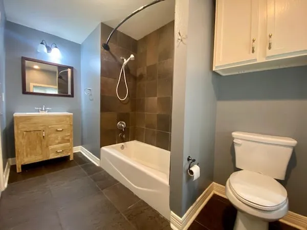 $1,100 | 7648 Broadview Drive, Unit 104, Houston, TX 77061