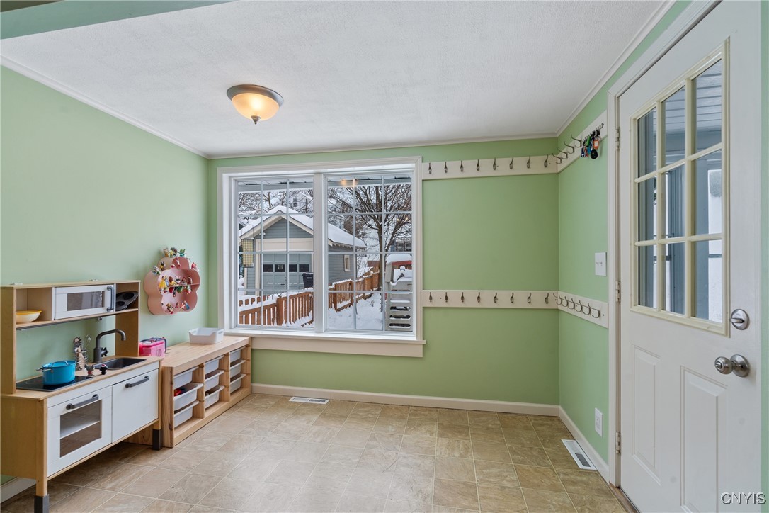 124 Winthrop Road Syracuse, NY 13206 - Photo 19 of 40