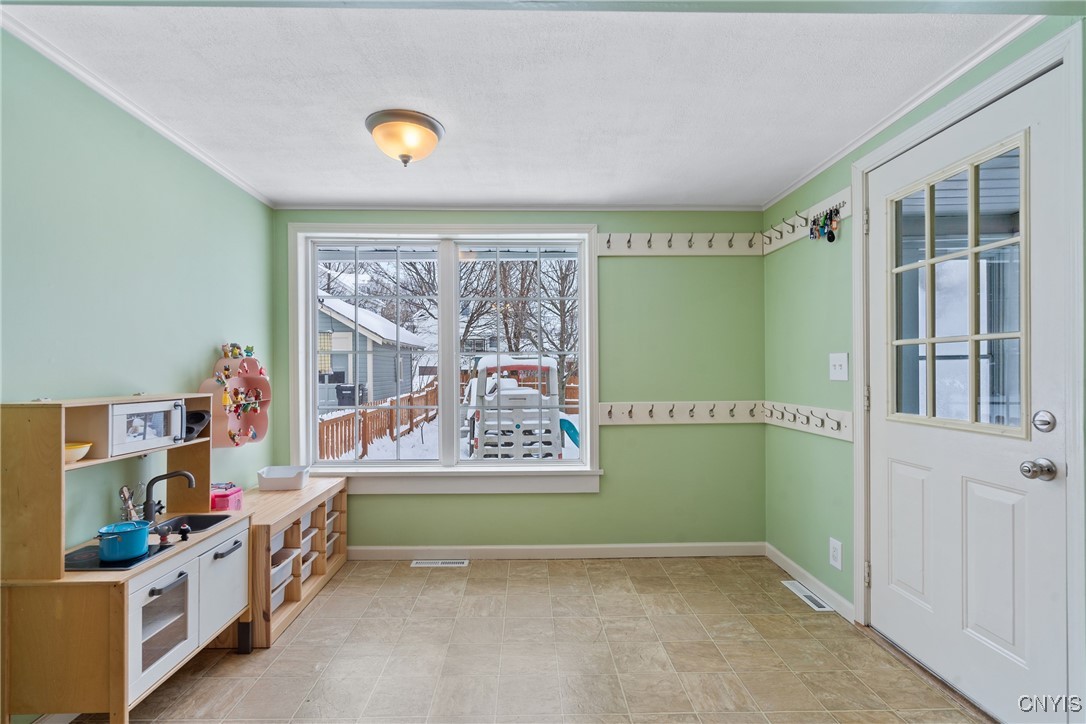 124 Winthrop Road Syracuse, NY 13206 - Photo 23 of 40