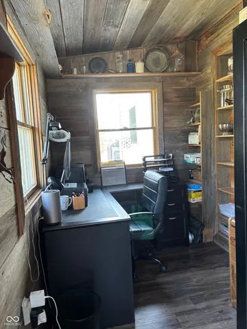 $1,680,000 | 6951 West 450 South, Columbus, IN 47201