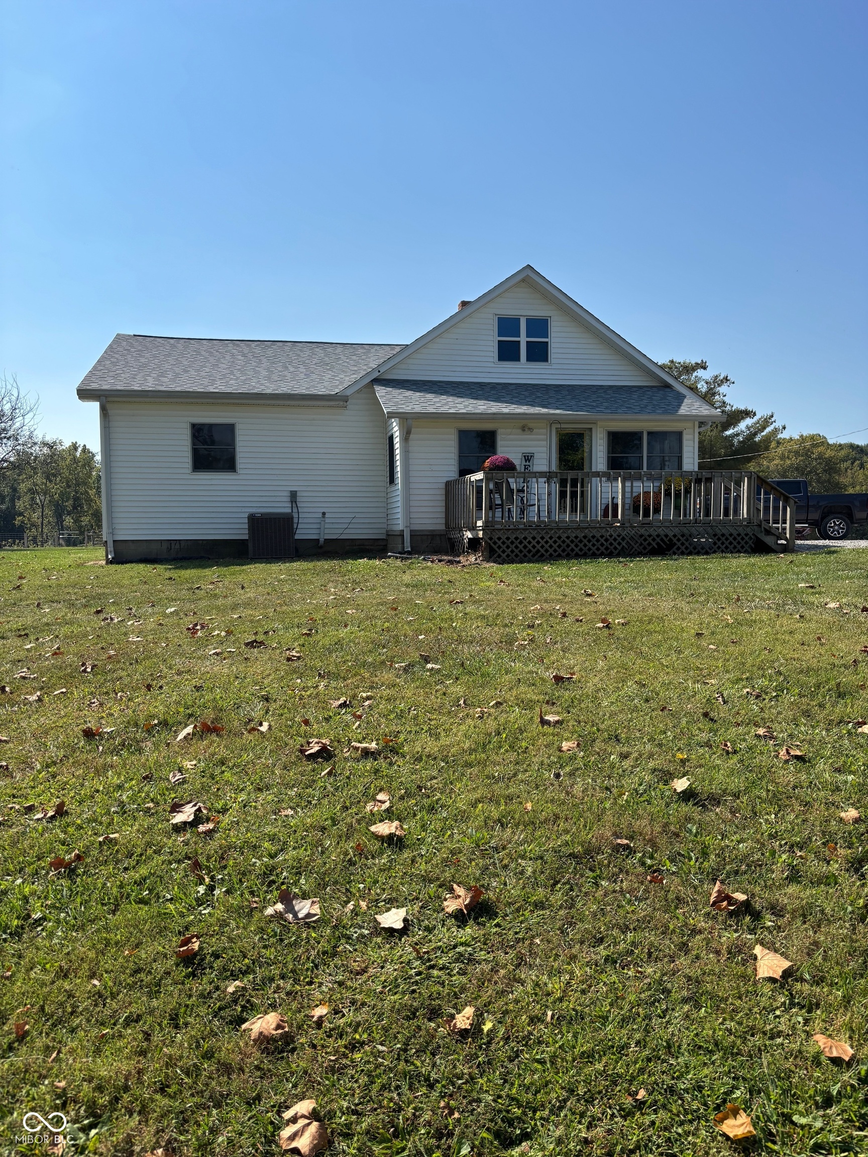 6951 West 450 South Columbus, IN 47201 - Photo 3 of 47